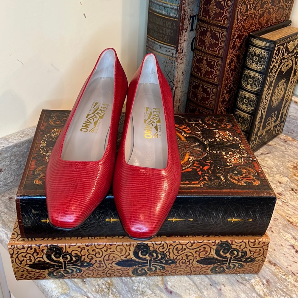 Salvatore Ferragamo Red Lizard-Texture Low Heel Pumps